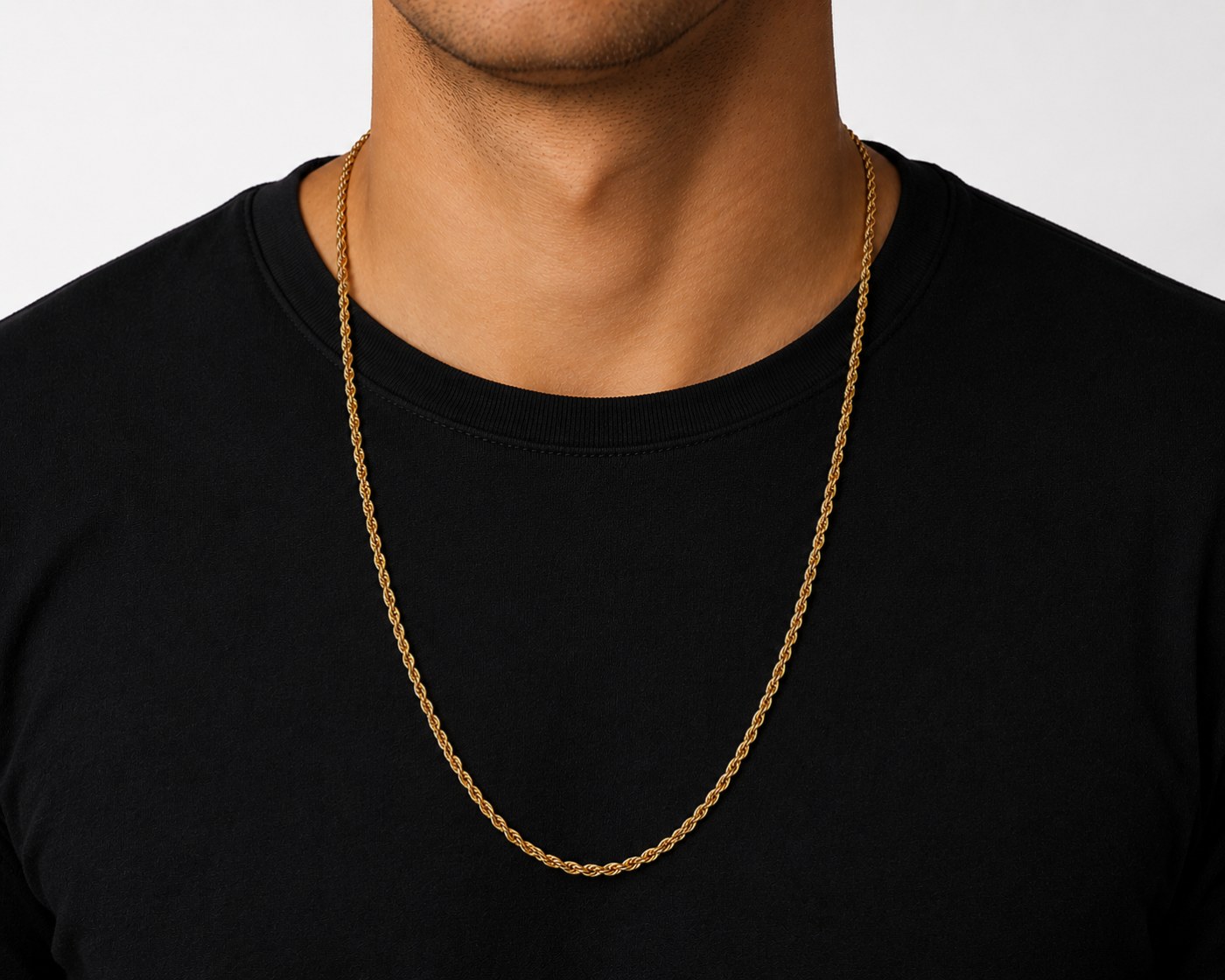 Cadena torzal 3mm puesta en el cuello